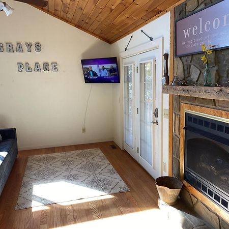 Gray'S Place On Cosby Creek - 2 Bedrooms, 2 Baths, Sleeps 6 Home Bagian luar foto